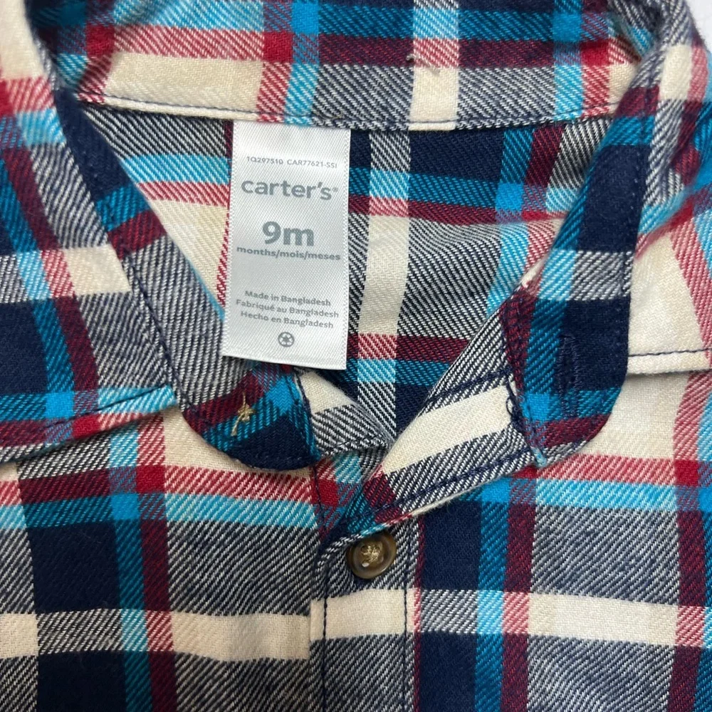 Carter’s Plaid Flannel Button Down Size 9mo - Picture 2 of 4